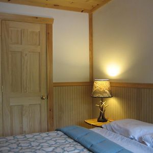 Standard Queen Room One Queen Bed